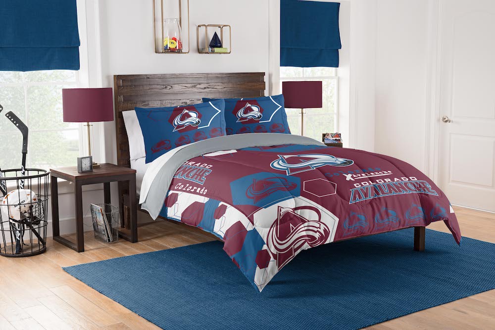 Colorado Avalanche QUEEN/FULL size Comforter and 2 Shams