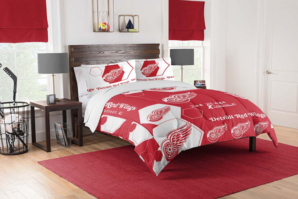 Detroit Red Wings QUEEN/FULL size Comforter and 2 Shams