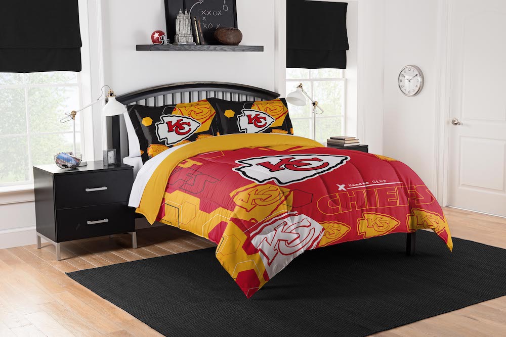 Kansas City Chiefs KING size Comforter and 2 Shams