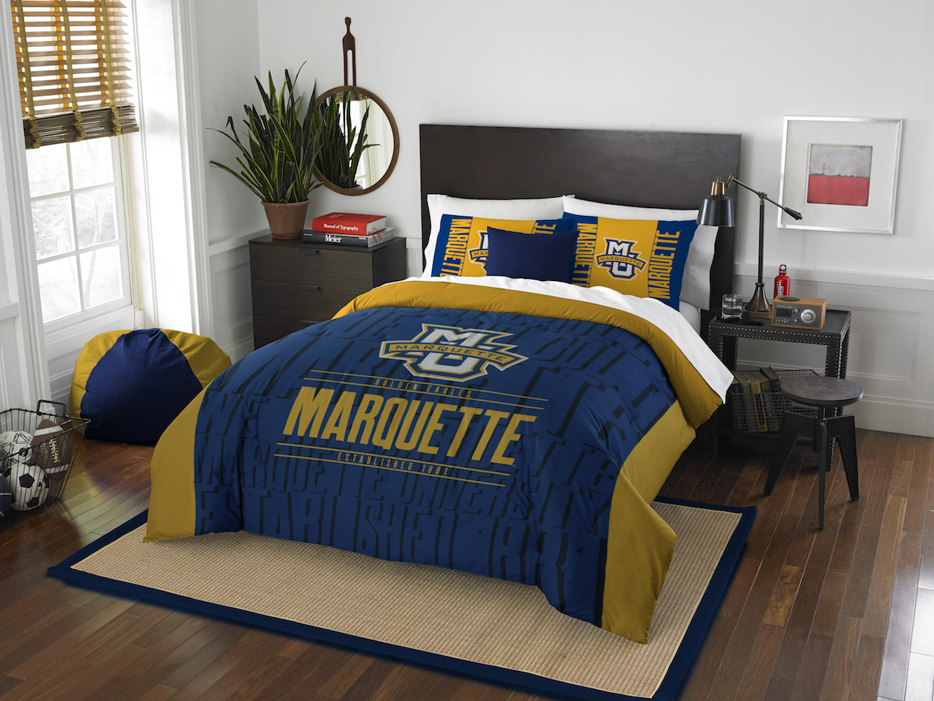Marquette Golden Eagles QUEEN/FULL size Comforter and 2 Shams
