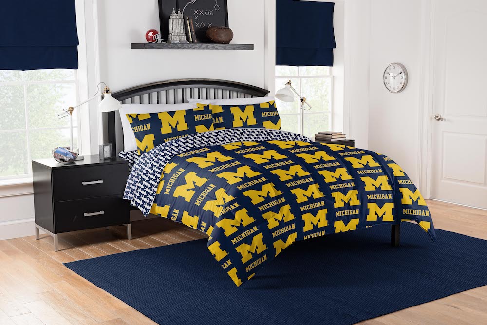 Michigan Wolverines FULL Bed in a Bag Set