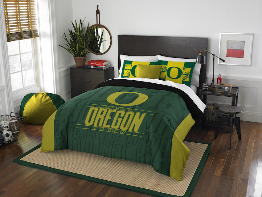 Oregon Ducks QUEEN/FULL size Comforter and 2 Shams
