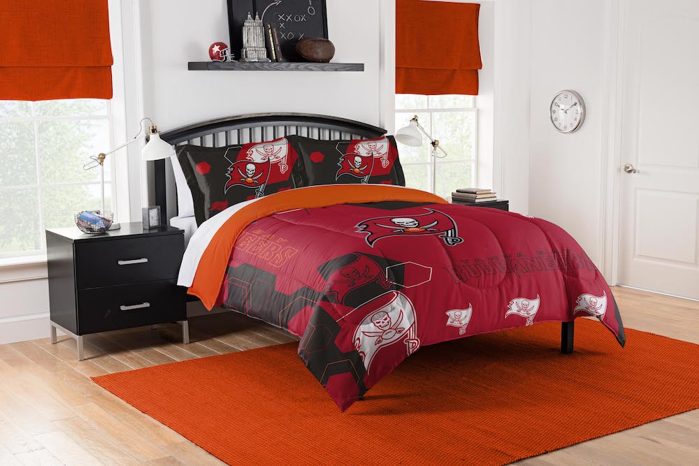 Tampa Bay Buccaneers KING size Comforter and 2 Shams