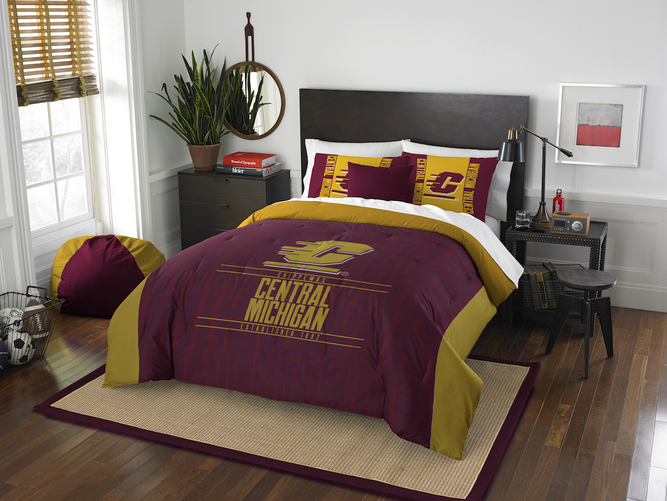 Central Michigan Chippewas QUEEN/FULL size Comforter and 2 Shams