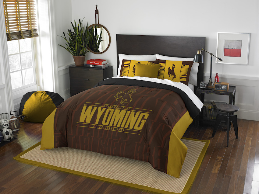 Wyoming Cowboys QUEEN/FULL size Comforter and 2 Shams